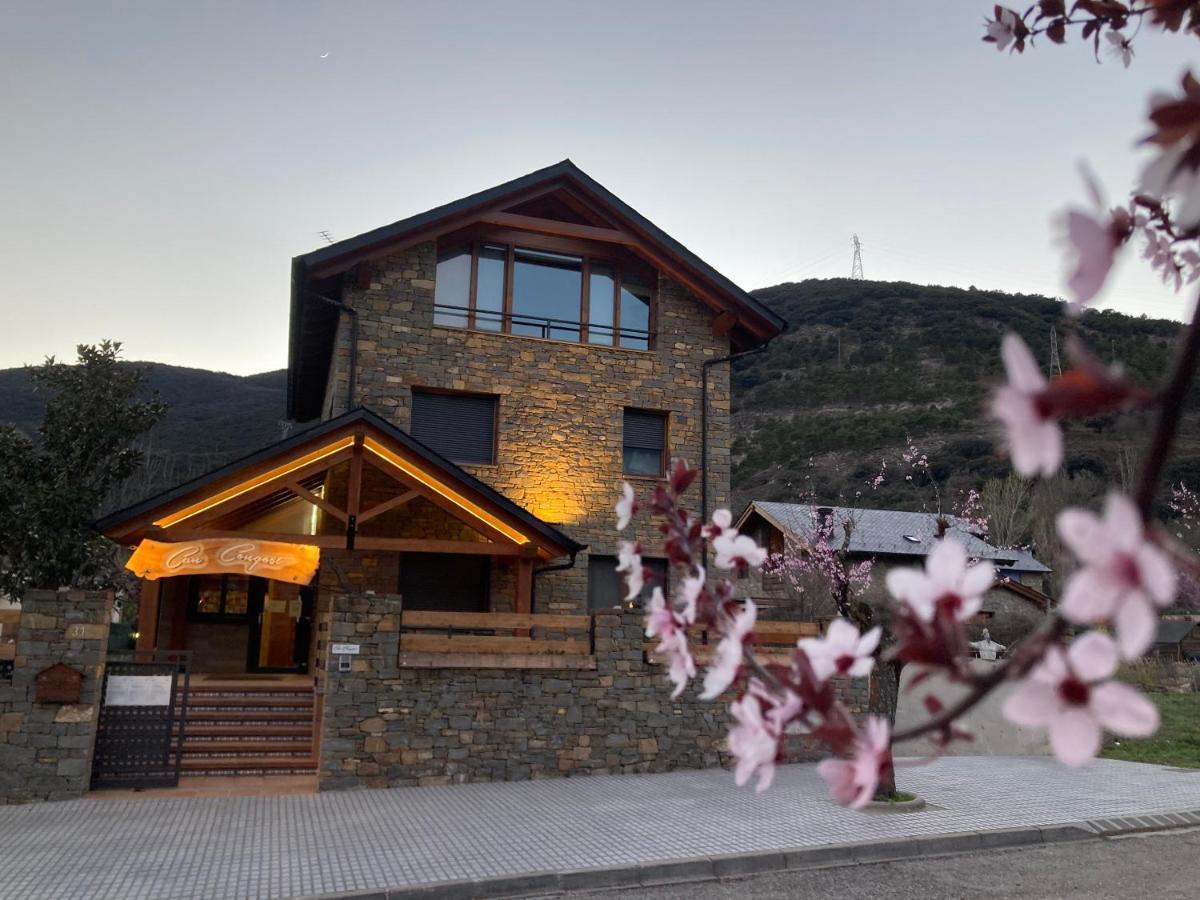 Couette-café Congost 3*